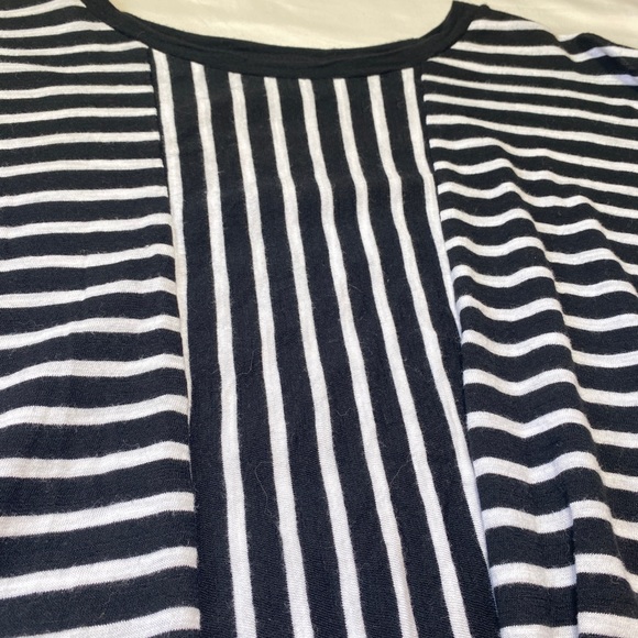 Petit Banana Republic 3/4 Sleeve Striped Top Black & White Size Small (Petite) - Picture 4 of 5